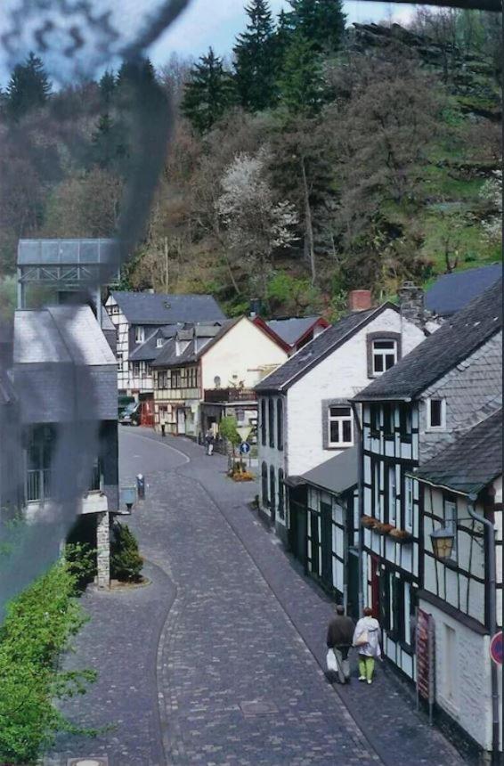 Appartamento Boutique Fachwerkhaus Thirty Five Monschau Esterno foto